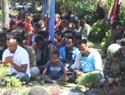 Generasi Muda Penggerak Perubahan, Satgas Yonif 521/DY Hadiri Pelantikan Pengurus Pemuda Kampung Apenas