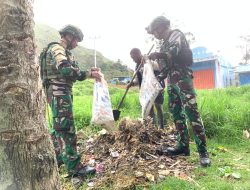 Gotong Royong Ciptakan Pasar Sehat, Satgas Yonif 521/DY Wujud Kepedulian Lingkungan dan Masyarakat Hadirkan Pasar Bolakme yang Bersih dan Nyaman