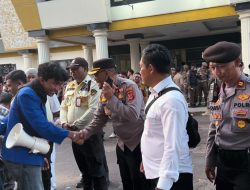Seusai Sampaikan Aspirasi, Aliansi Mahasiswa Bersalaman Hangat dengan Pimpinan DPRD dan Petugas Kepolisian