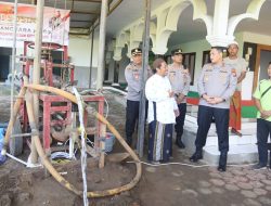 Atasi Krisis Air Saat Kemarau, Kapolres Bondowoso Bangun Sumur Bor di Masjid Nurul Hasan Sekar Putih