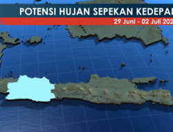 BMKG Ungkap Penyebab Hujan Lebat Masih Terjadi di Tengah Musim Kemarau