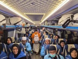 Pemerintah Ingatkan Jamaah Tak Masukkan Air Zamzam dalam Koper